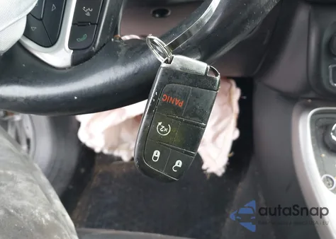 2019 Jeep Compass Latitude 4X4 z USA, uszkodzony, nr VIN 3C4NJDBBXKT641204